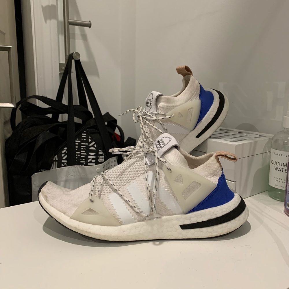 ADDIAS ARKYAN WHITE REFLECTIVE LACES